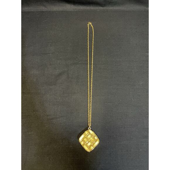 Vintage Prince Matchabelli Aviance Solid Perfume Locket Pendant Necklace 0.09oz - Picture 2 of 8